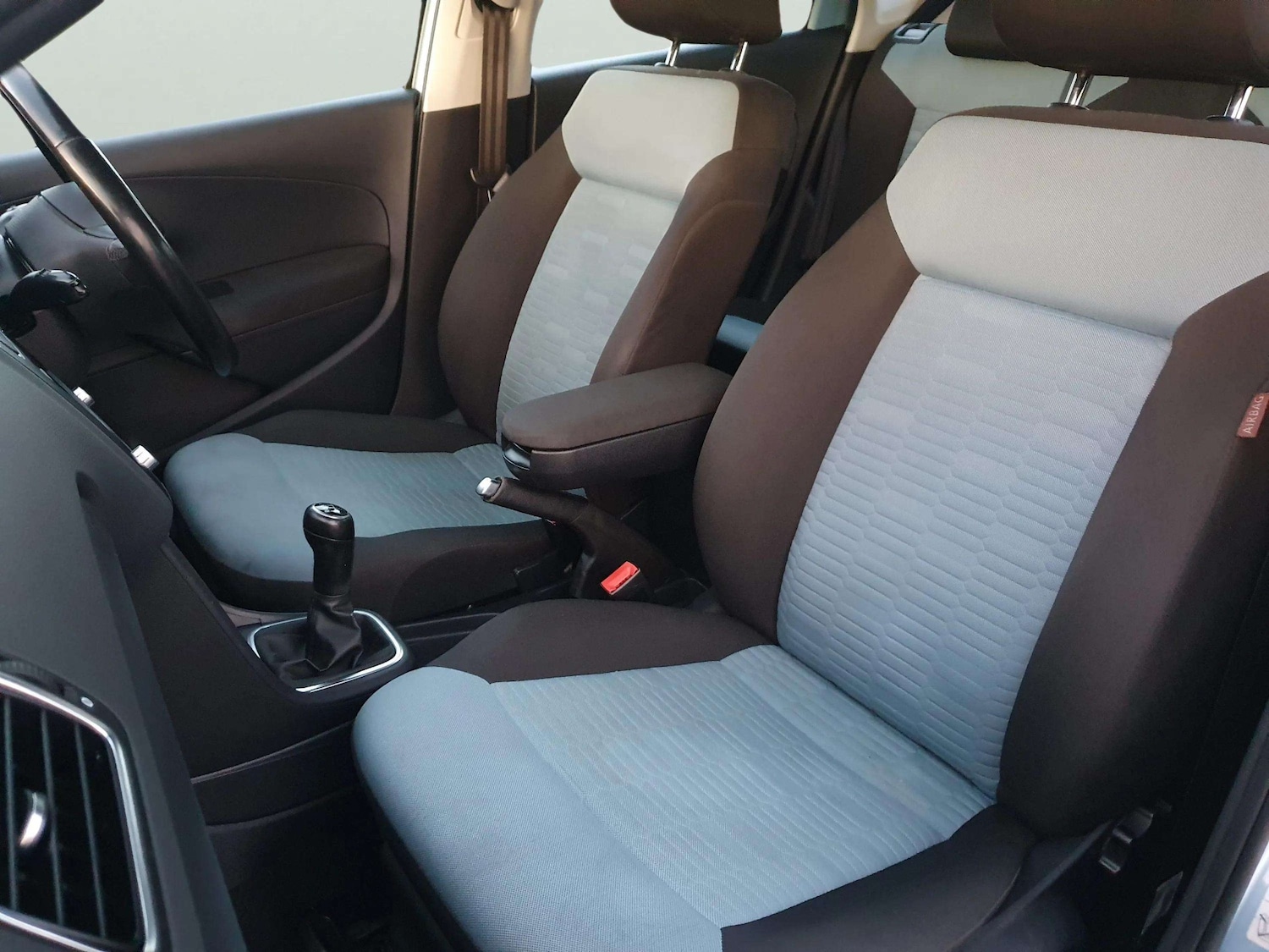 Used Volkswagen Polo 2011 for sale - 76357205: Photo 40