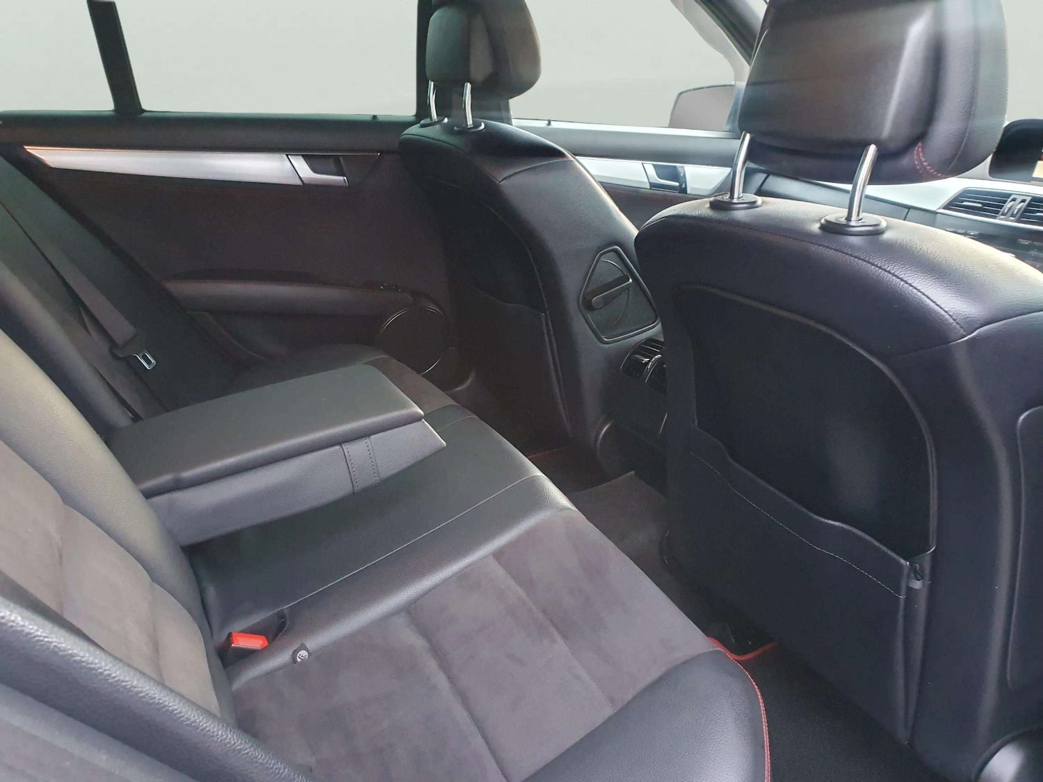 Used Mercedes-Benz C Class 2013 for sale - 77848884: Photo 40