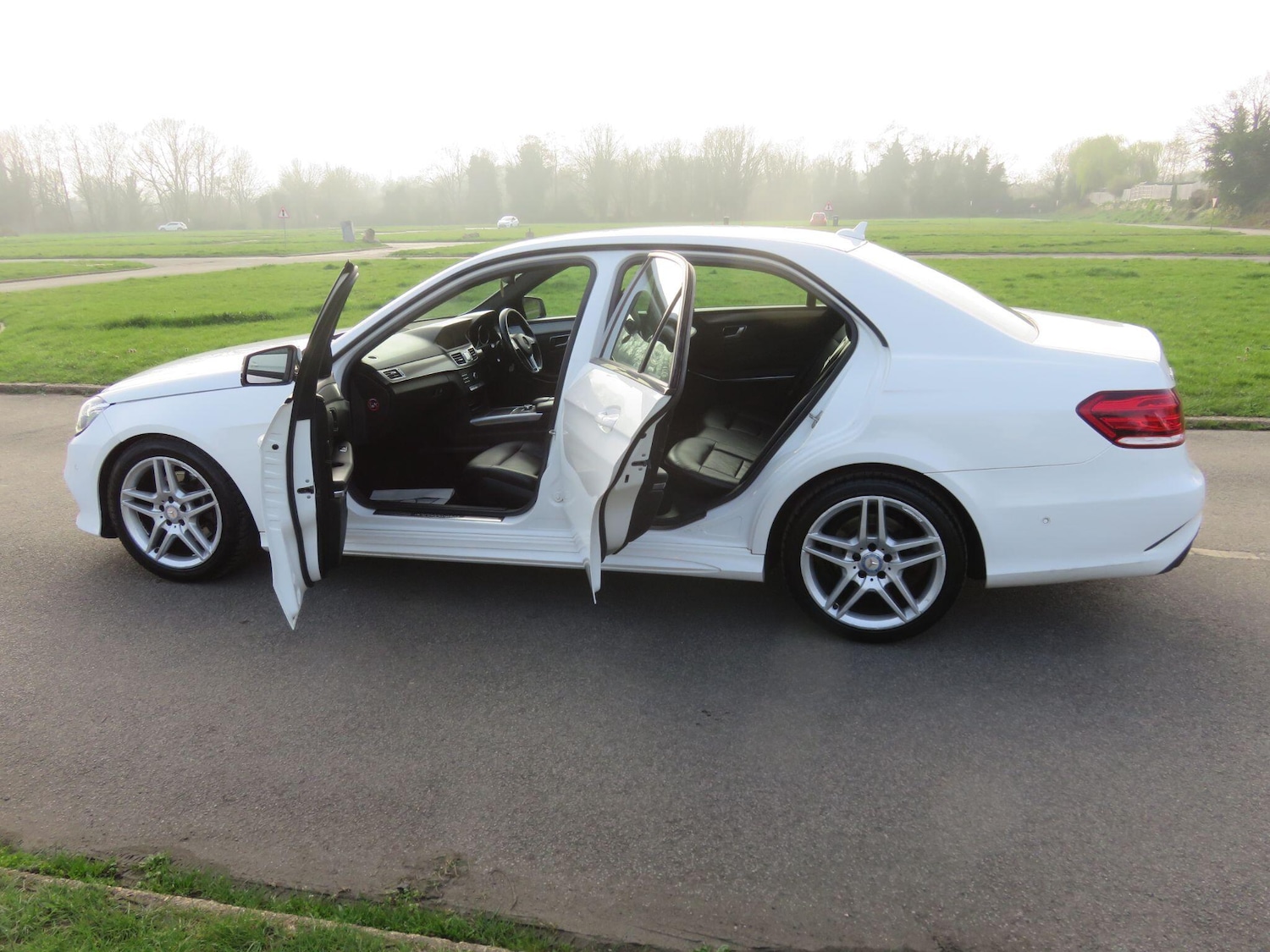 Used Mercedes-Benz E Class for sale - 77752901: Photo 17