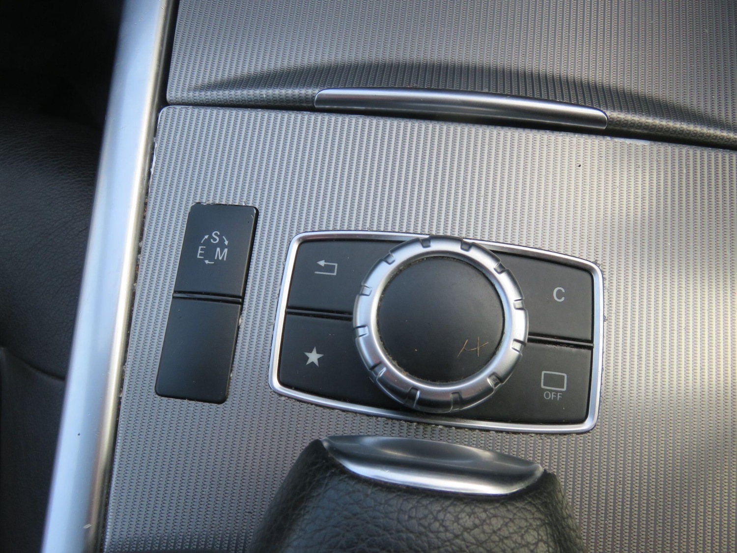 Used Mercedes-Benz E Class for sale - 77752901: Photo 36