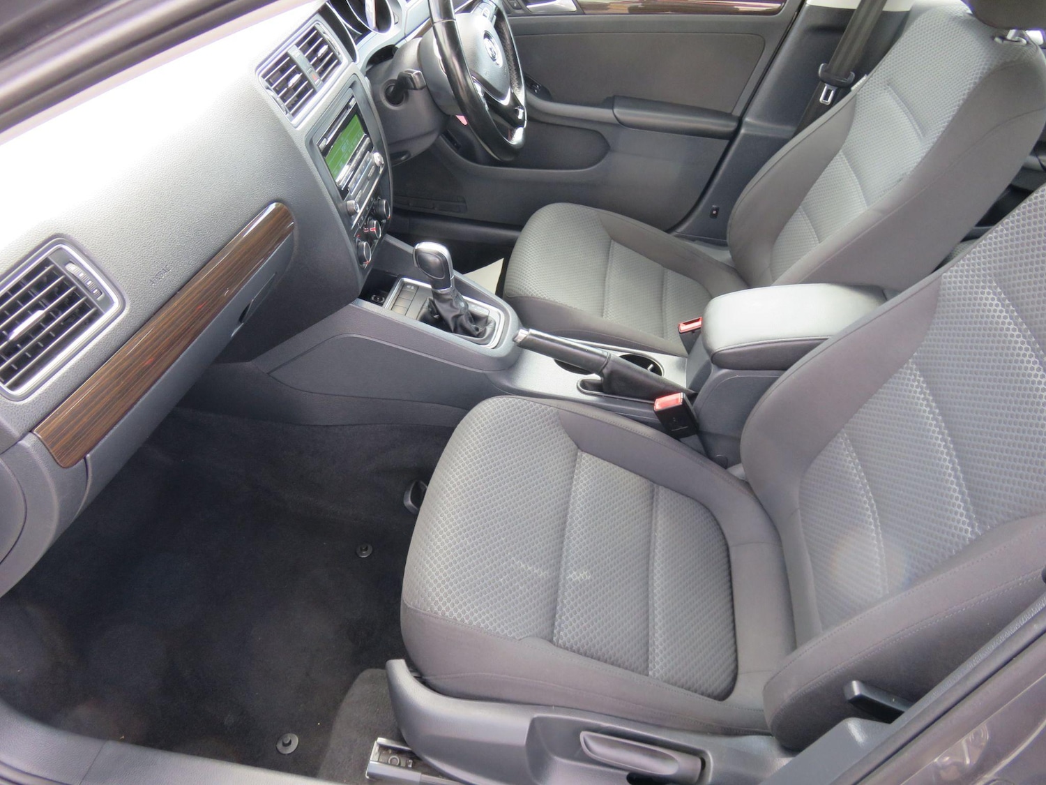 Used Volkswagen Jetta 2015 for sale - 76644738: Photo 28