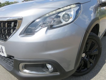 Used Peugeot 2008 2017 for sale - 79601719: Photo
