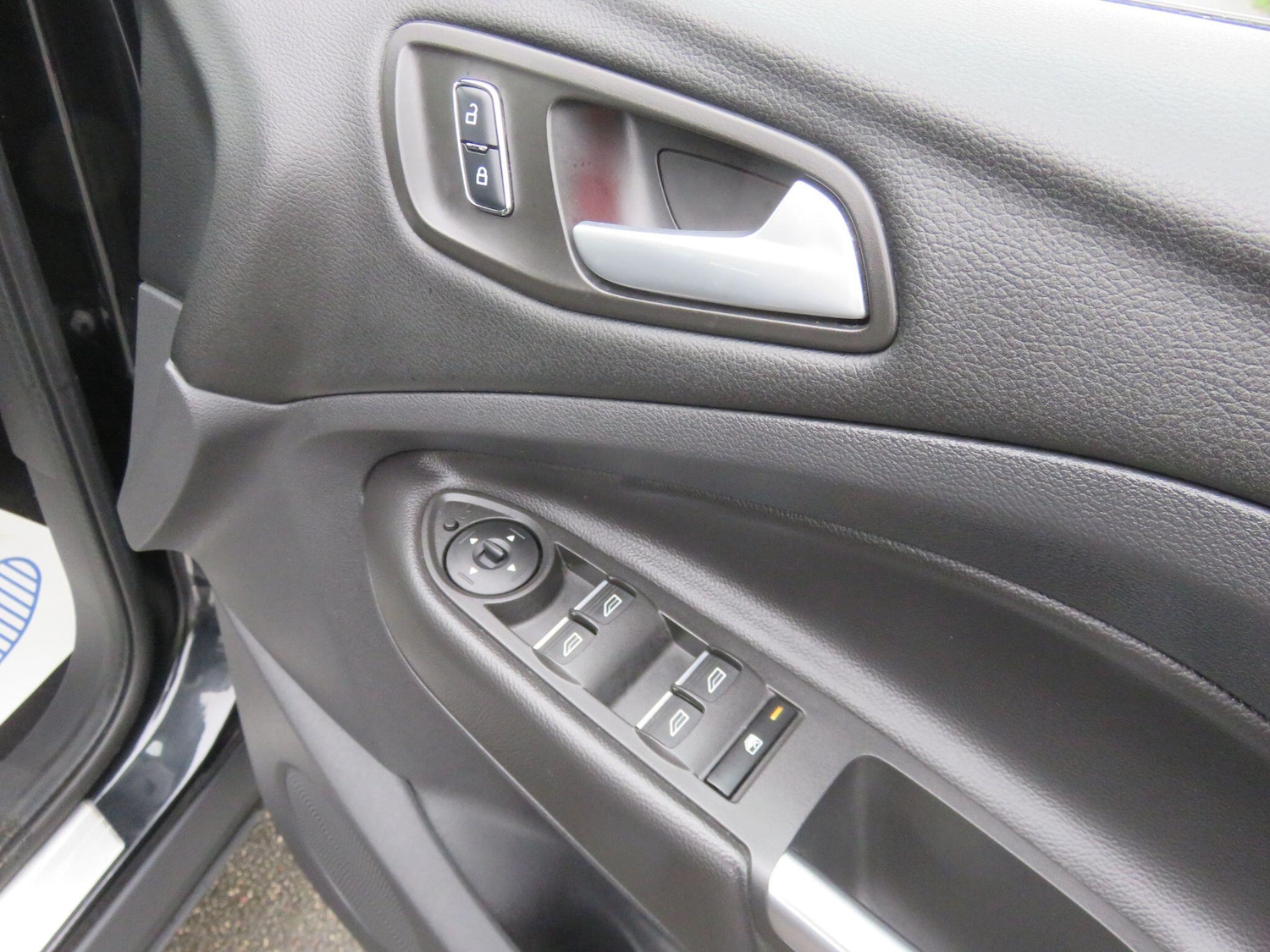 Used Ford Kuga 2016 for sale - 77611570: Photo 36