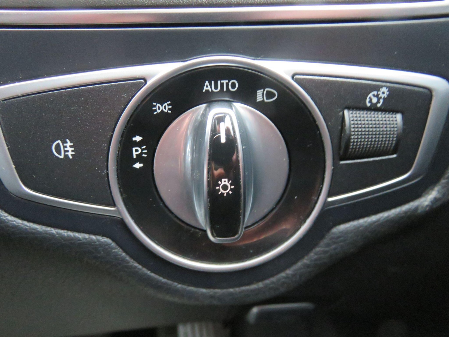 Used Mercedes-Benz C Class 2016 for sale - 77074286: Photo 40