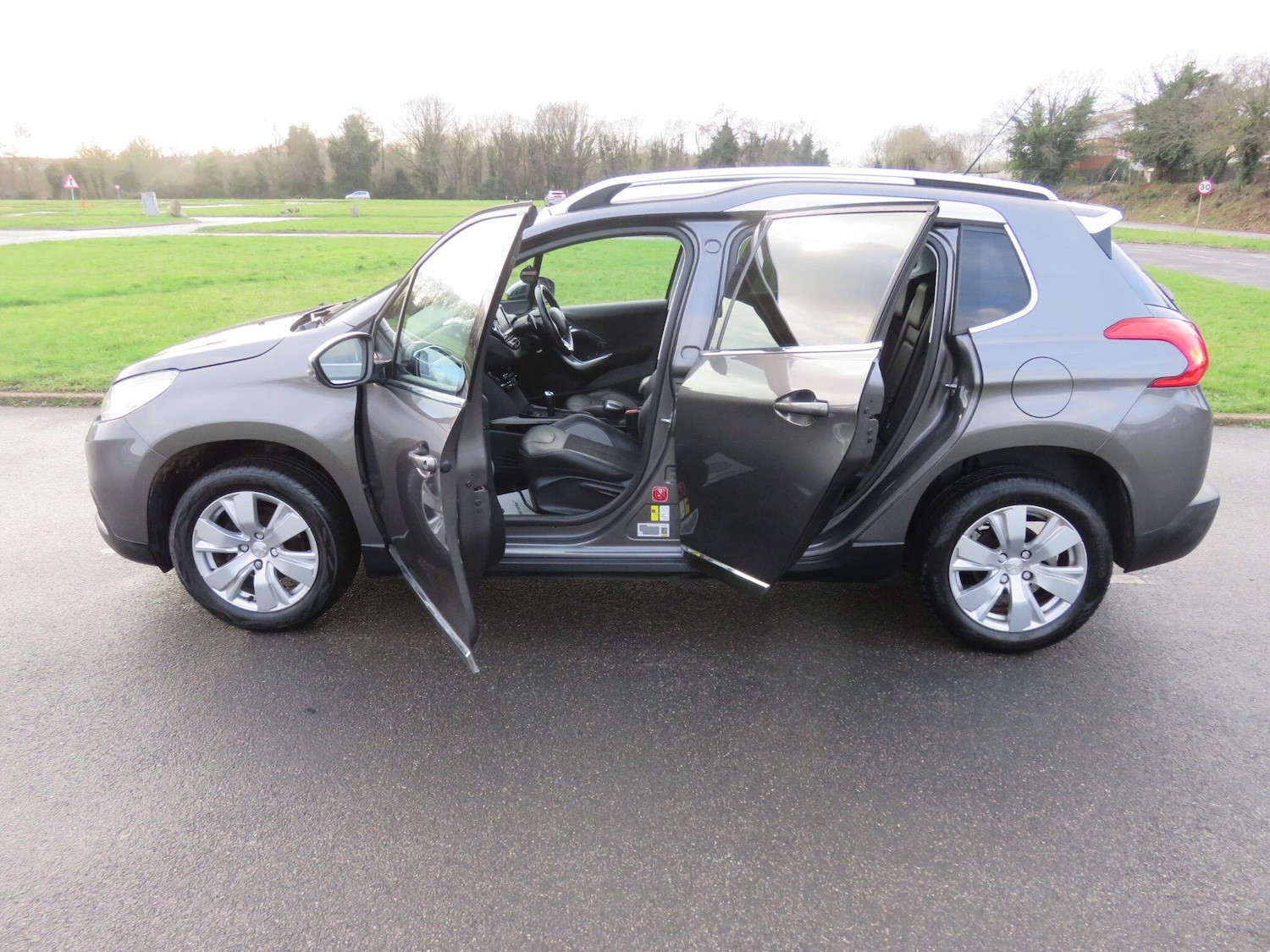 Used Peugeot 2008 2016 for sale - 77202893: Photo 17