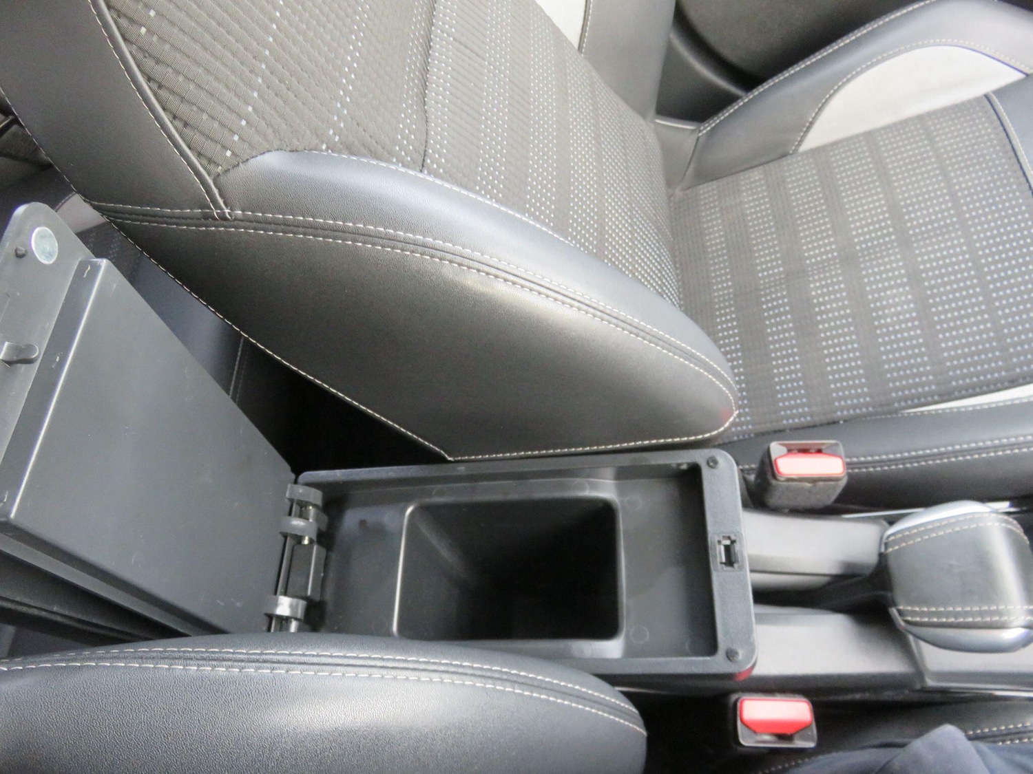 Used Peugeot 2008 2016 for sale - 77202893: Photo 35