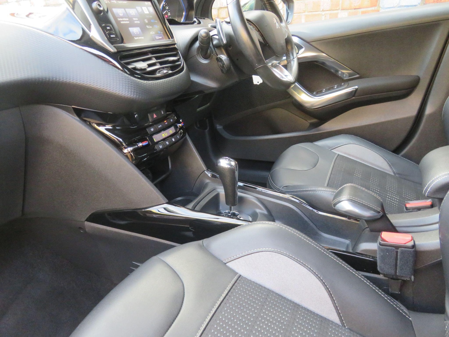 Used Peugeot 2008 2016 for sale - 77202893: Photo 40