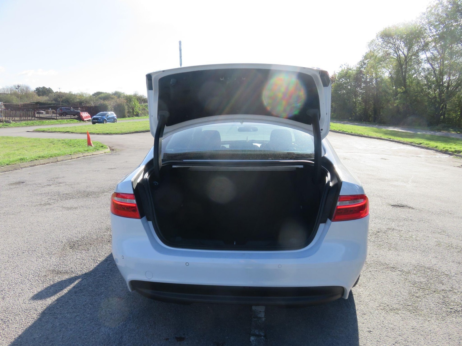 Used Jaguar XE 2015 for sale - 76381343: Photo 17