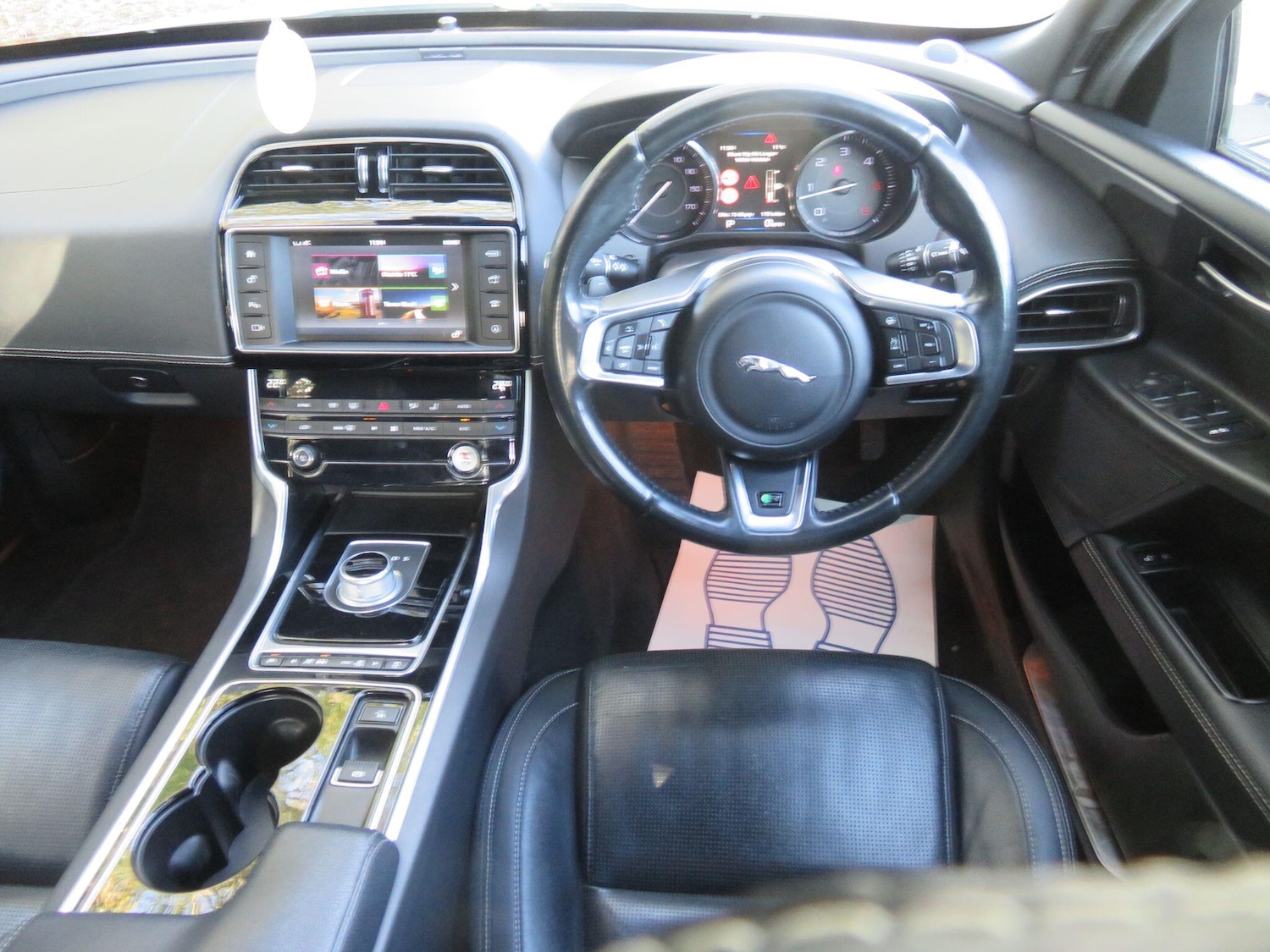 Used Jaguar XE 2015 for sale - 76381343: Photo 23