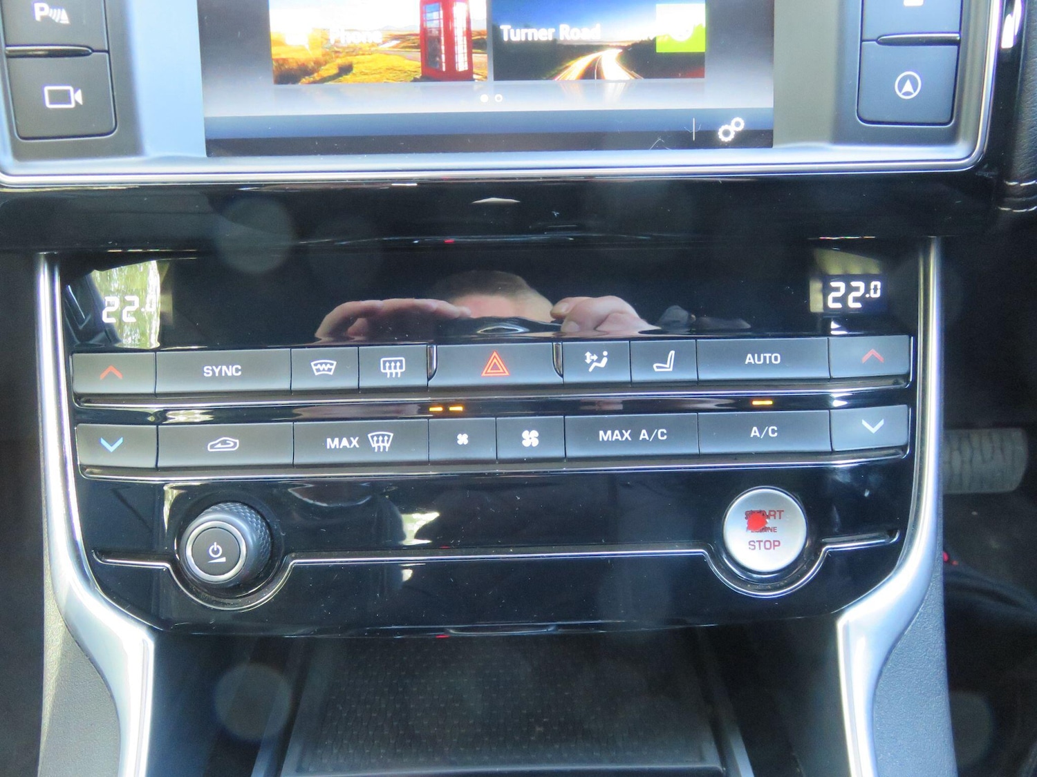 Used Jaguar XE 2015 for sale - 76381343: Photo 27