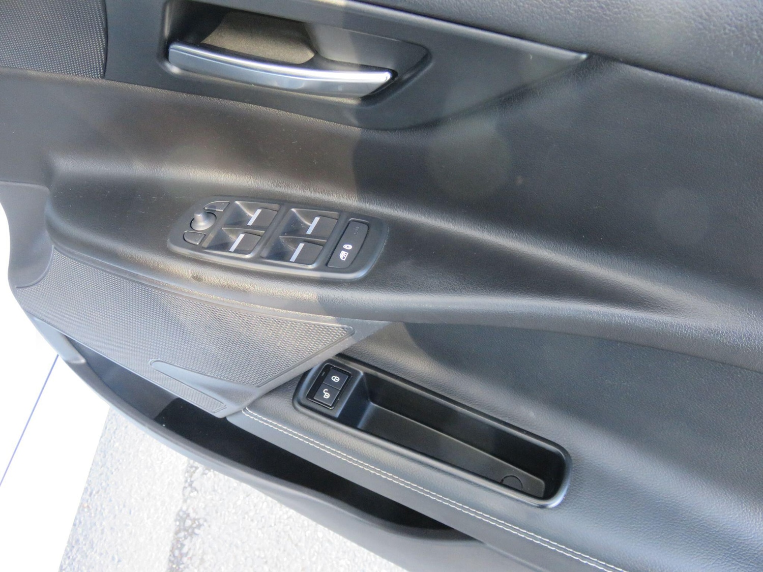 Used Jaguar XE 2015 for sale - 76381343: Photo 39