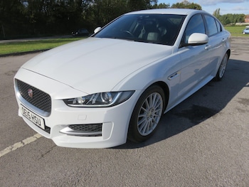 Used Jaguar XE 2015 for sale - 76381343: Photo