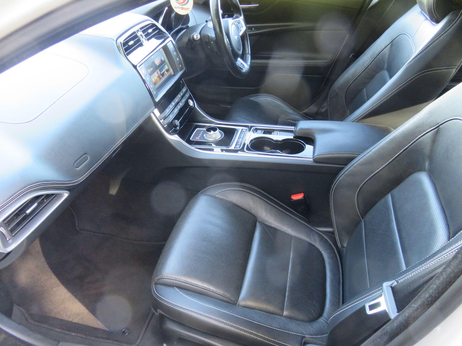 Used Jaguar XE 2015 for sale - 76381343: Photo 40