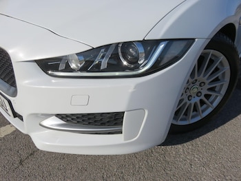 Used Jaguar XE 2015 for sale - 76381343: Photo
