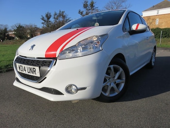 Used Peugeot 208 2014 for sale - 77131501: Photo