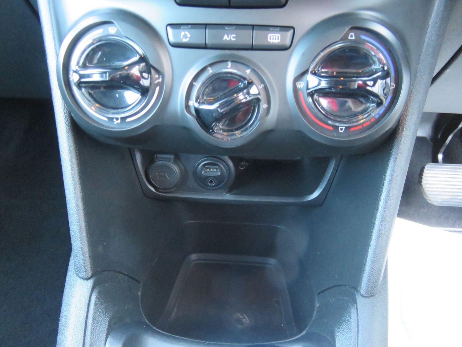 Used Peugeot 208 2014 for sale - 77131501: Photo 32