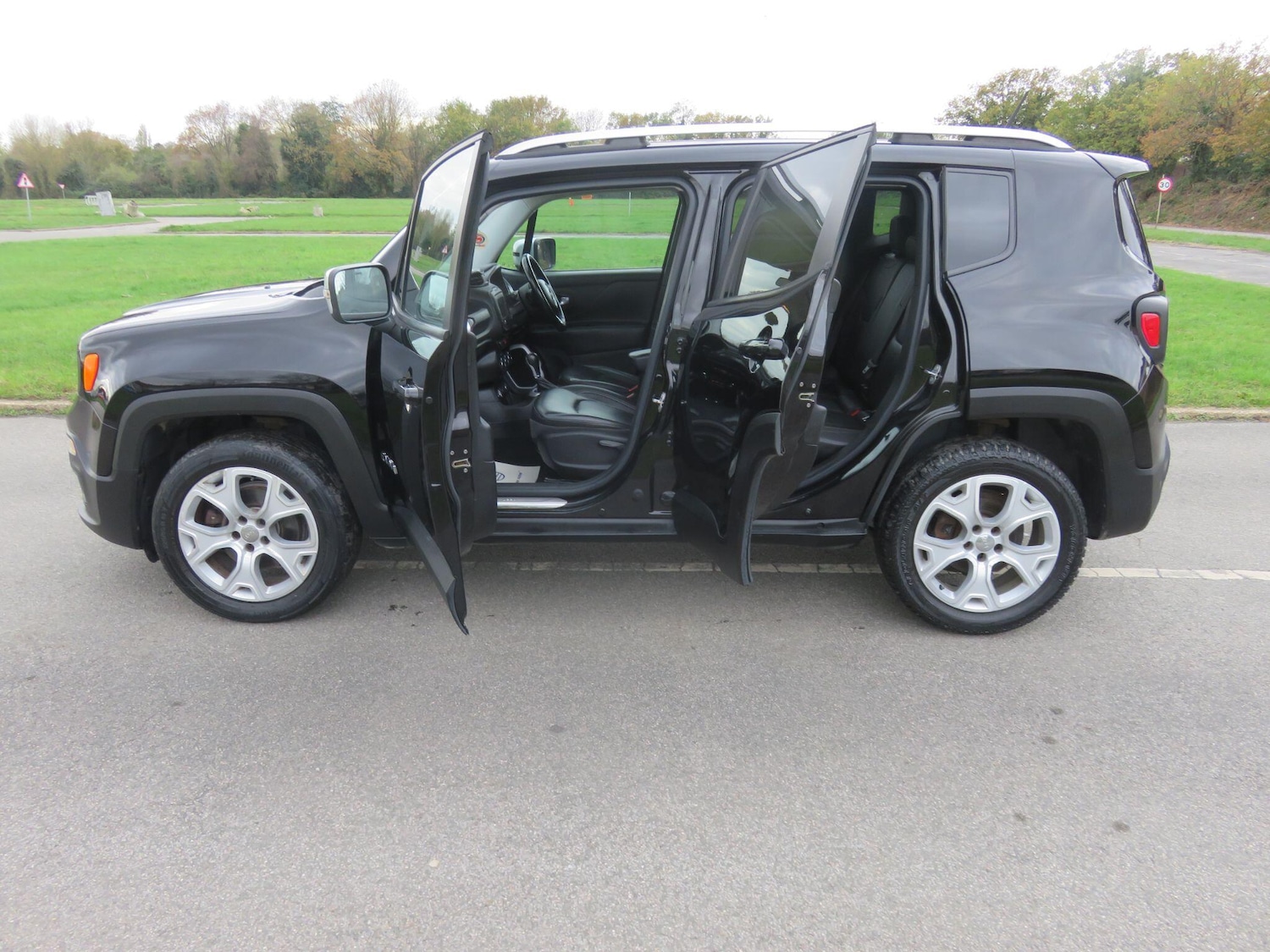 Used Jeep Renegade 2015 for sale - 76839808: Photo 17
