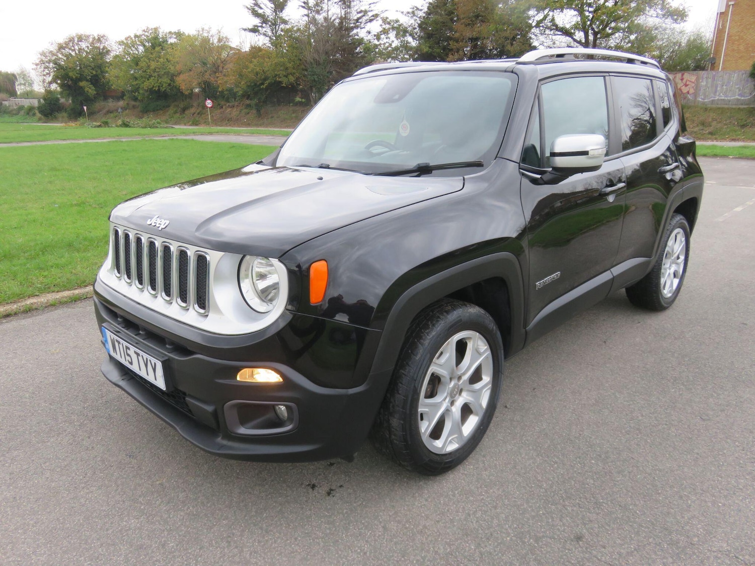 Used Jeep Renegade 2015 for sale - 76839808: Photo 3