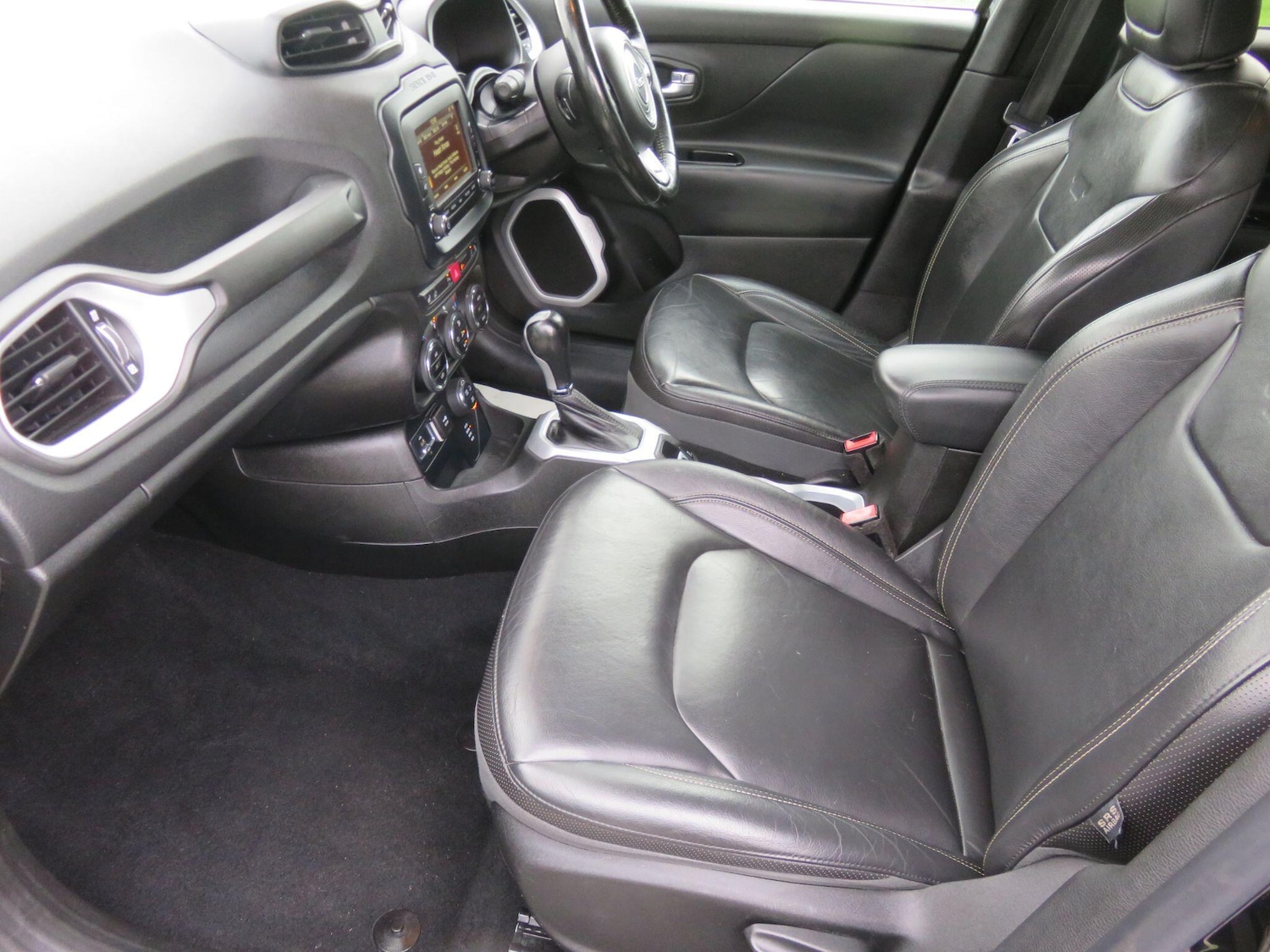 Used Jeep Renegade 2015 for sale - 76839808: Photo 42