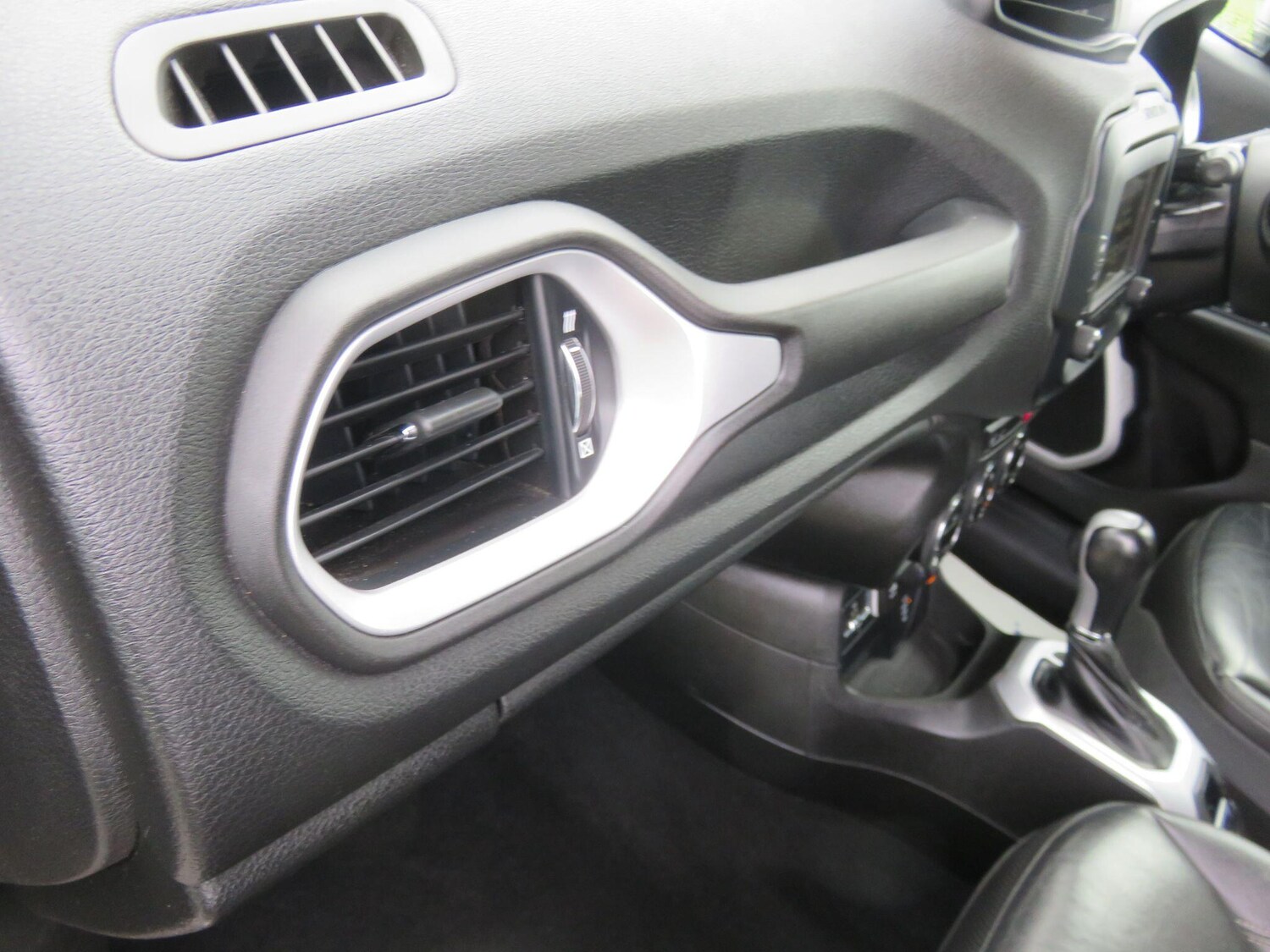 Used Jeep Renegade 2015 for sale - 76839808: Photo 43