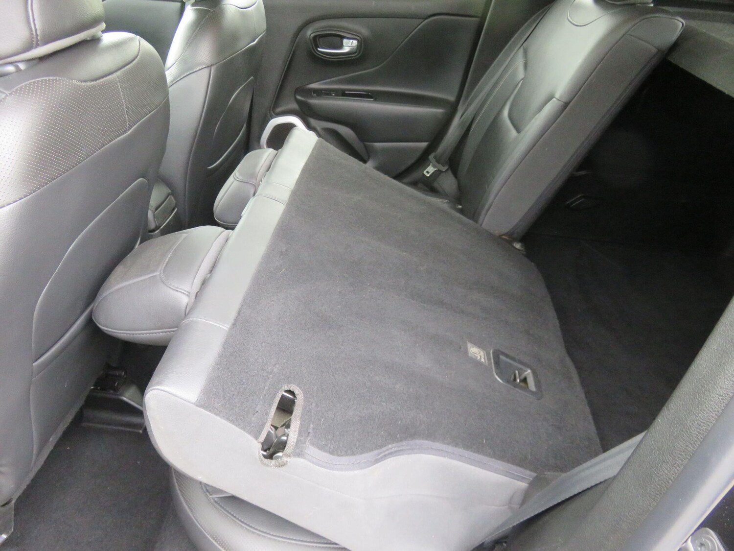 Used Jeep Renegade 2015 for sale - 76839808: Photo 48