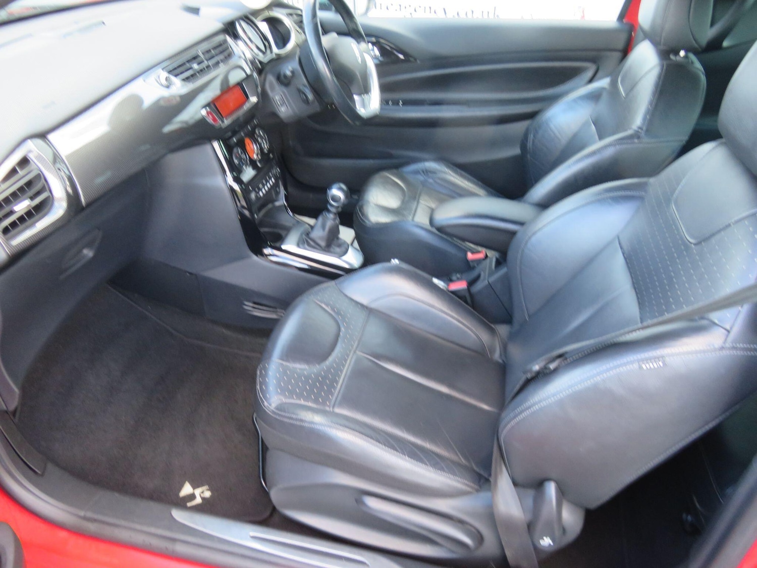 Used Citroen DS3 2011 for sale - 76753077: Photo 32