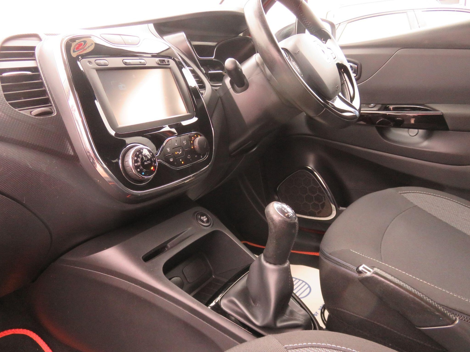 Used Renault Captur 2015 for sale - 78048176: Photo 35