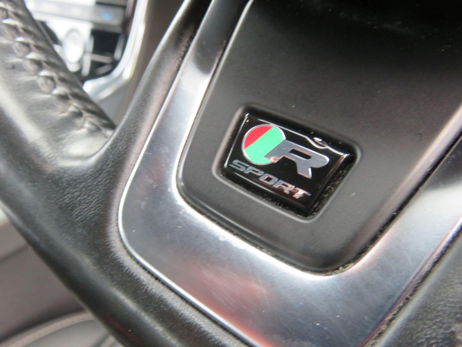 Used Jaguar XE 2016 for sale - 76645564: Photo 31