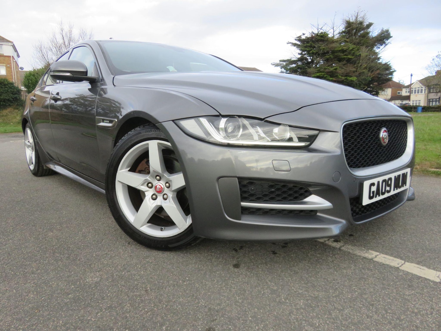 Used Jaguar XE 2016 for sale - 76645564: Photo 8