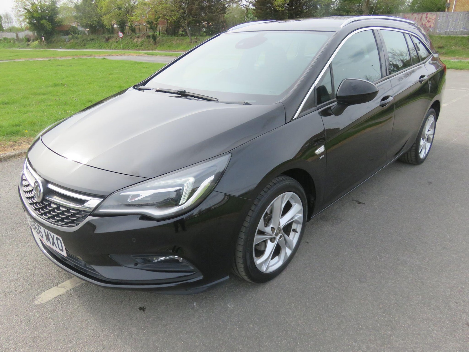 Used Vauxhall Astra 2017 for sale - 78205039: Photo 3