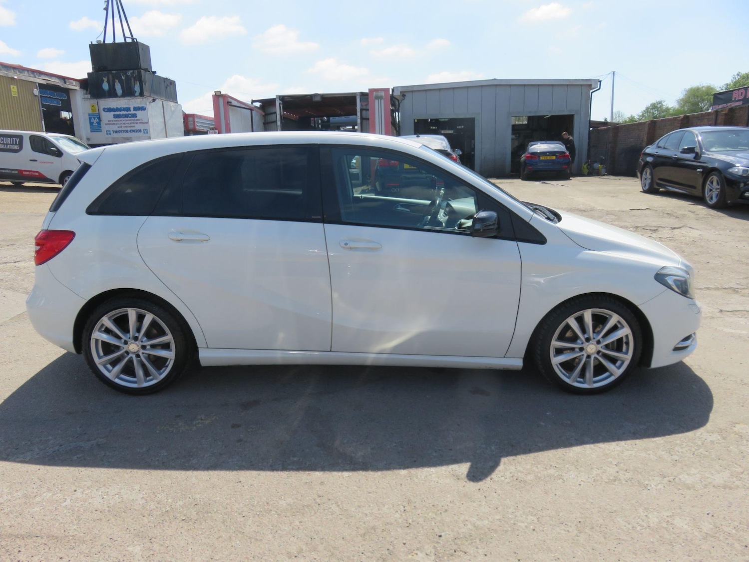 Used Mercedes-Benz B Class 2014 for sale - 76424983: Photo 11