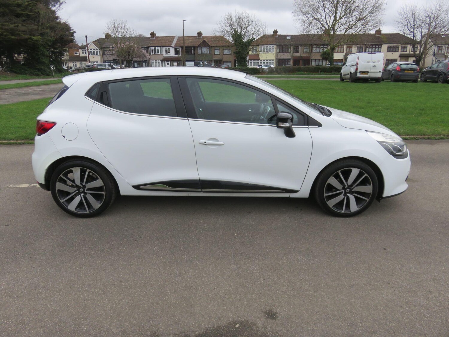 Used Renault Clio for sale - 77696535: Photo 11