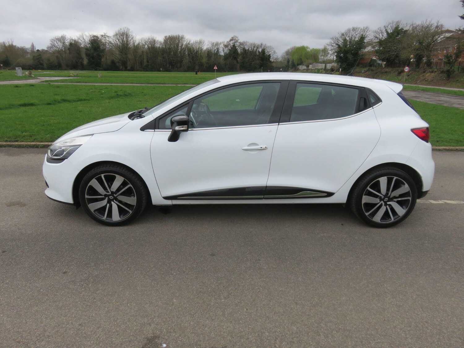 Used Renault Clio for sale - 77696535: Photo 15