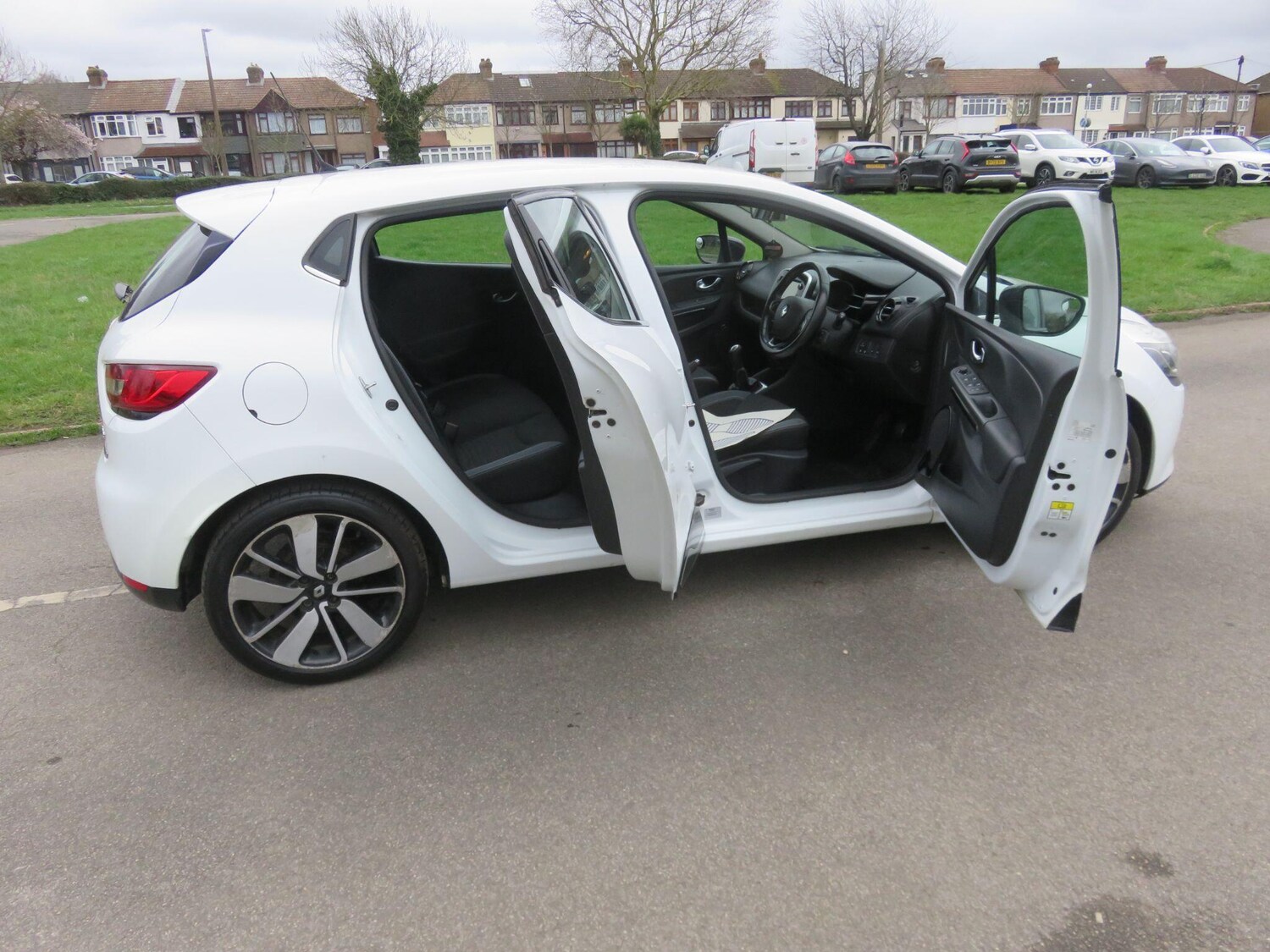 Used Renault Clio for sale - 77696535: Photo 19