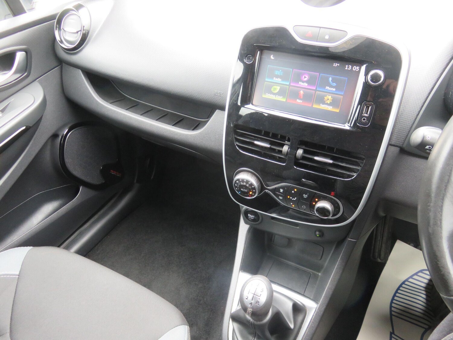 Used Renault Clio for sale - 77696535: Photo 25