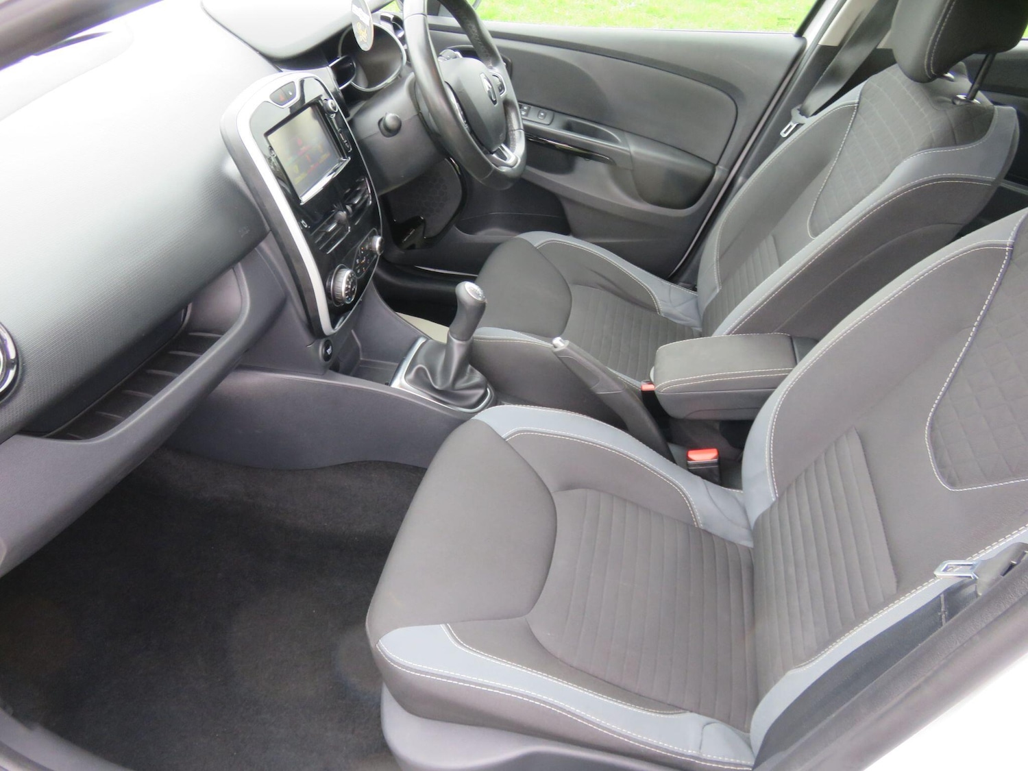 Used Renault Clio for sale - 77696535: Photo 37