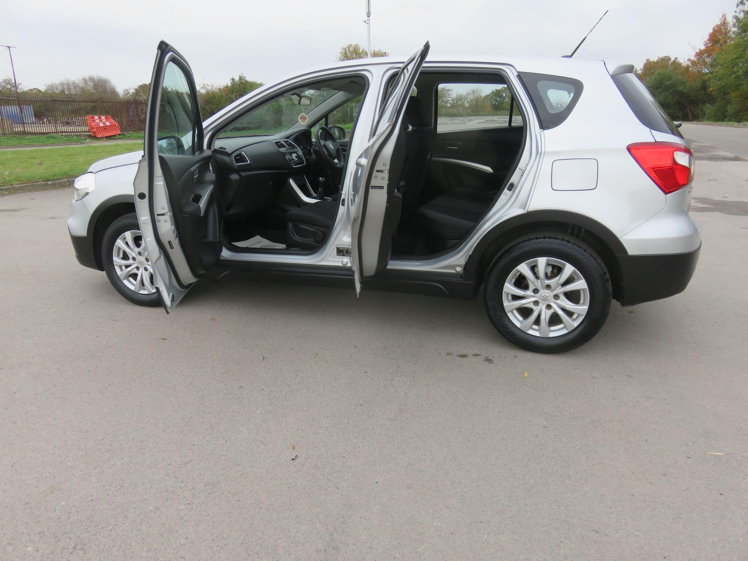 Used Suzuki SX4 S-Cross for sale - 76409493: Photo 19