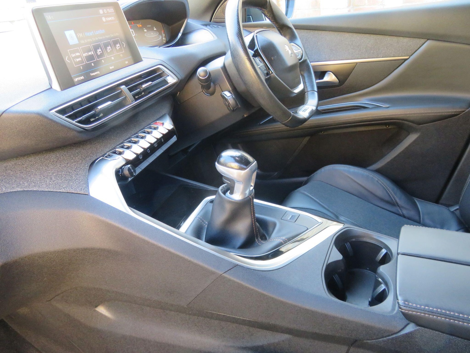 Used Peugeot 3008 2018 for sale - 76994463: Photo 36