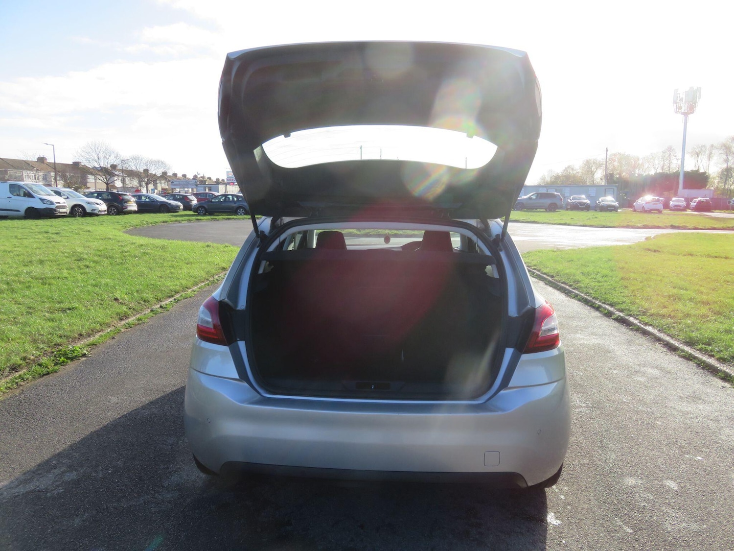 Used Peugeot 308 2017 for sale - 76839651: Photo 18