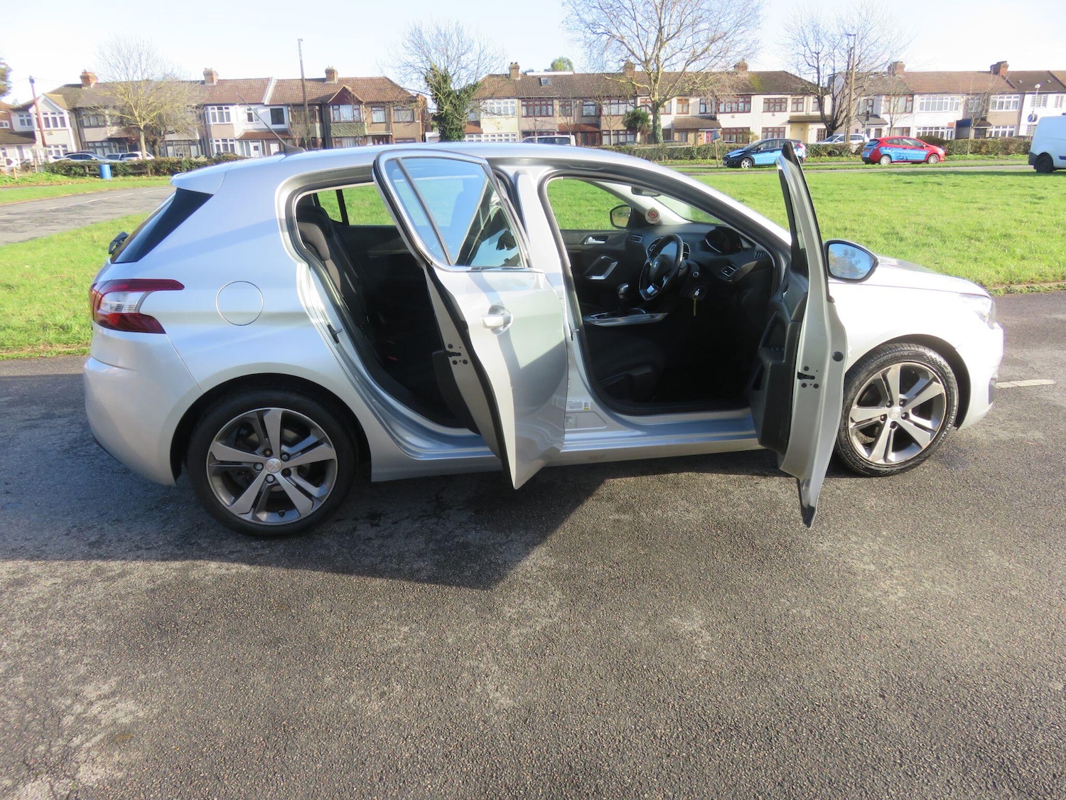 Used Peugeot 308 2017 for sale - 76839651: Photo 19