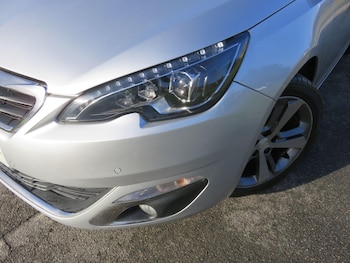 Used Peugeot 308 2017 for sale - 76839651: Photo
