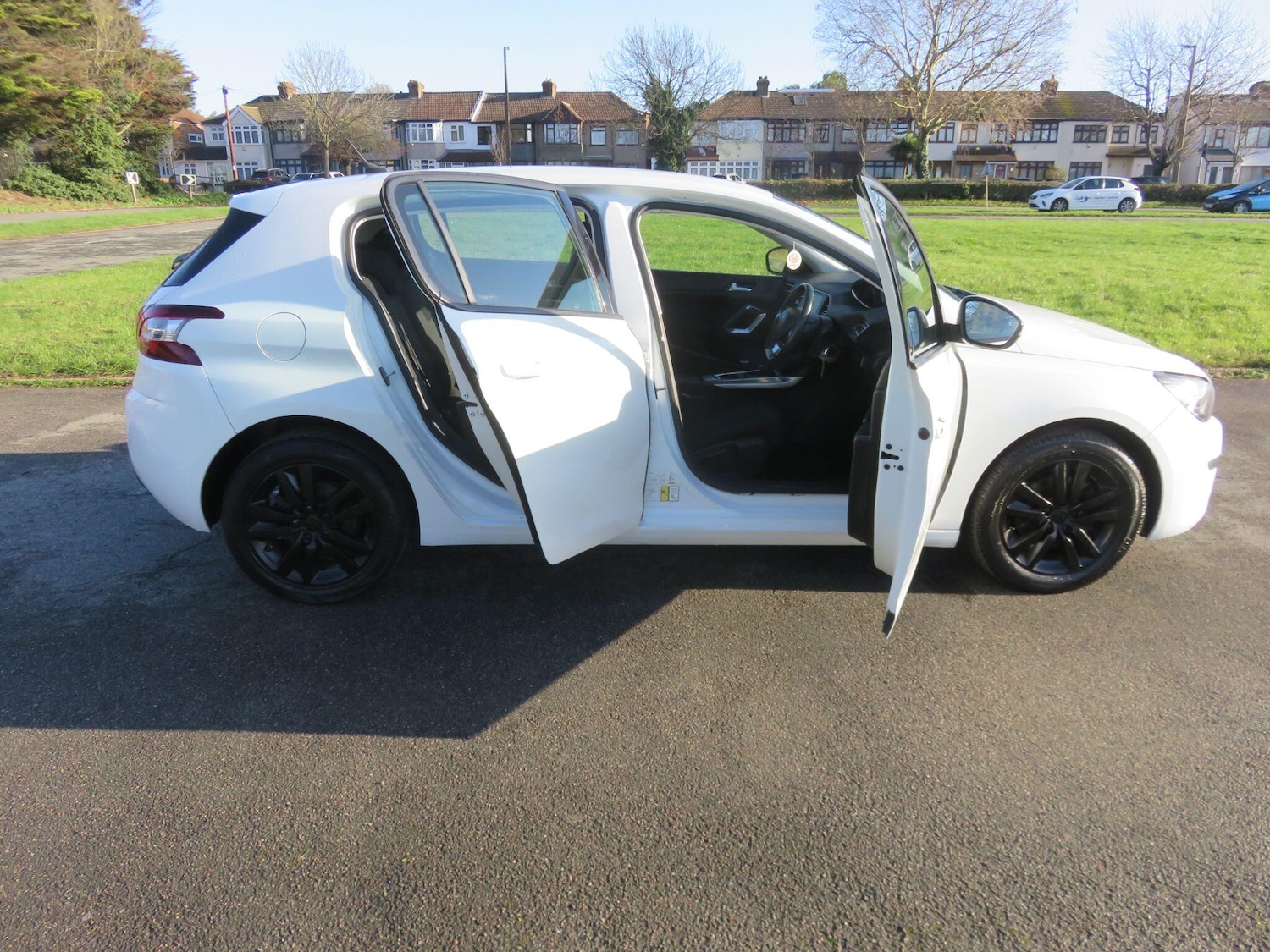 Used Peugeot 308 2014 for sale - 76702316: Photo 19