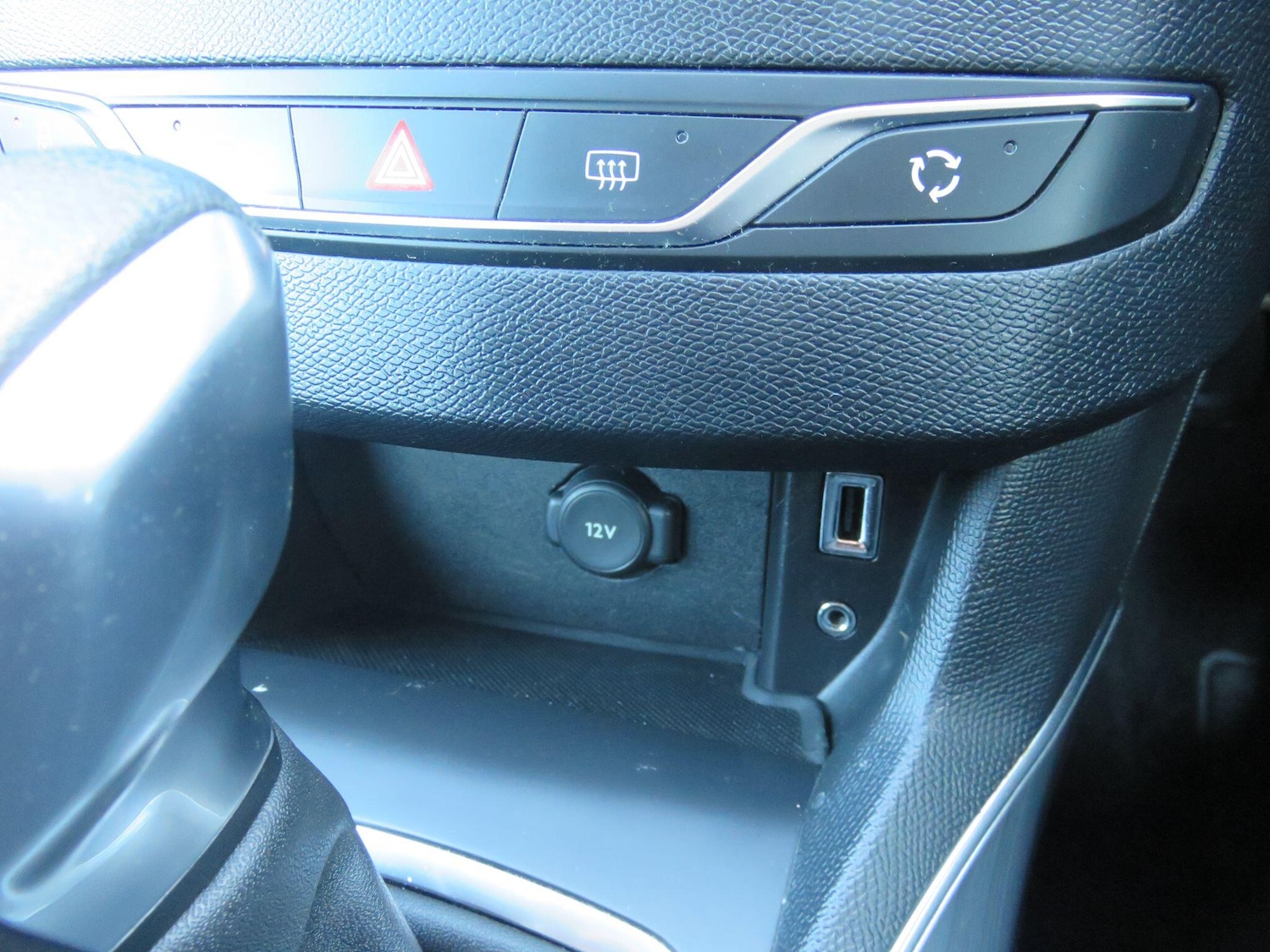 Used Peugeot 308 2014 for sale - 76702316: Photo 25