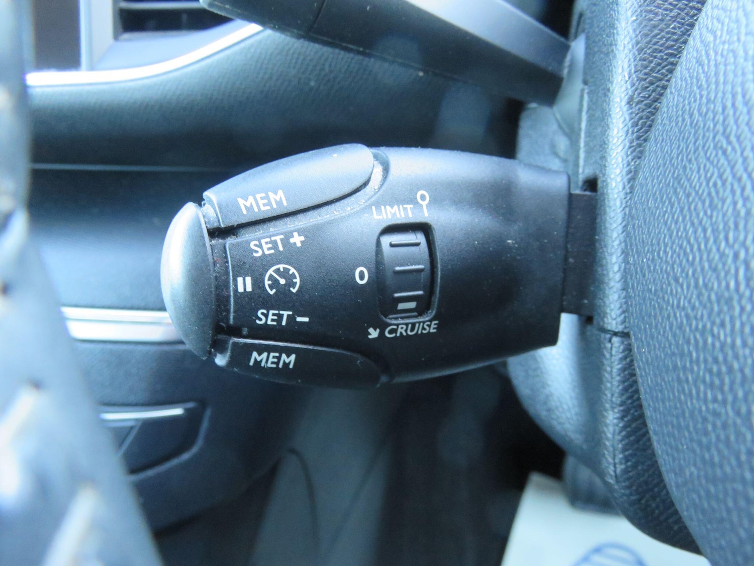 Used Peugeot 308 2014 for sale - 76702316: Photo 31