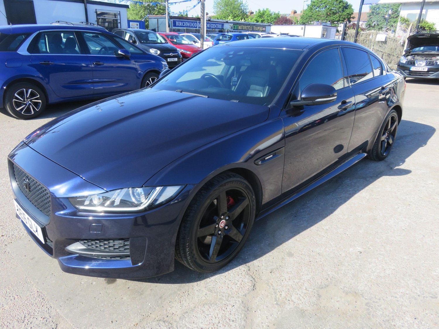 Used Jaguar XE 2016 for sale - 76337404: Photo 3
