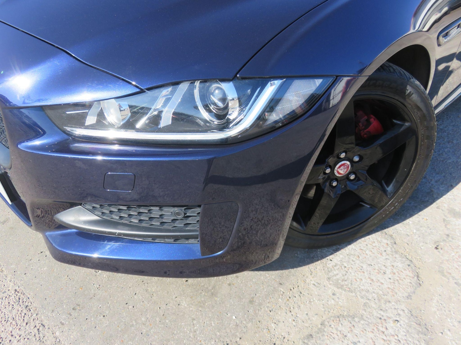 Used Jaguar XE 2016 for sale - 76337404: Photo 4