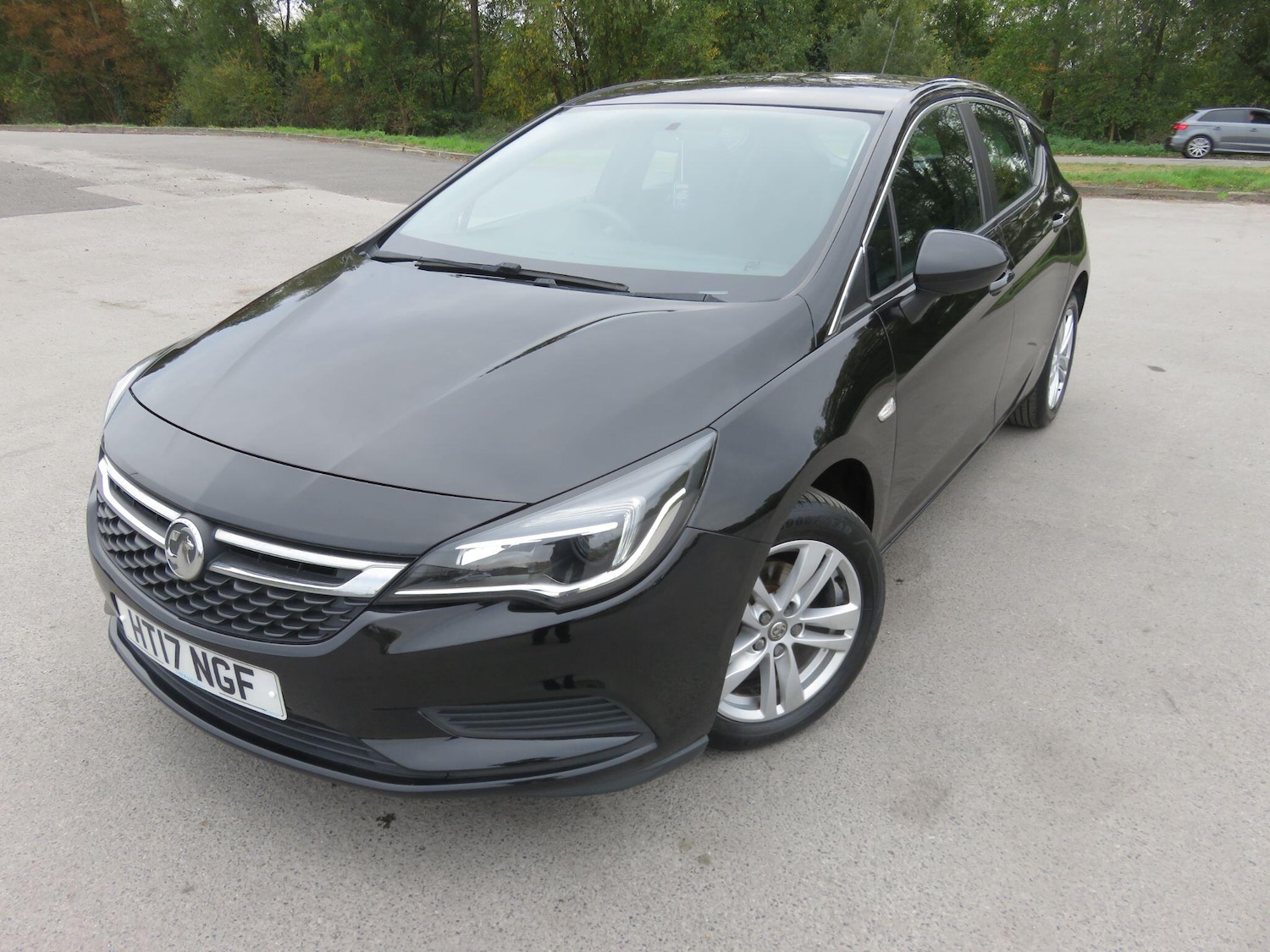 Used Vauxhall Astra 2017 for sale - 76715134: Photo 2