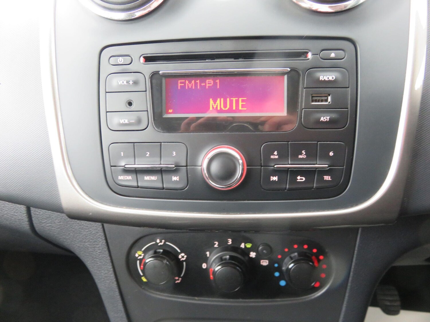 Used Dacia Sandero Stepway 2014 for sale - 78072612: Photo 28