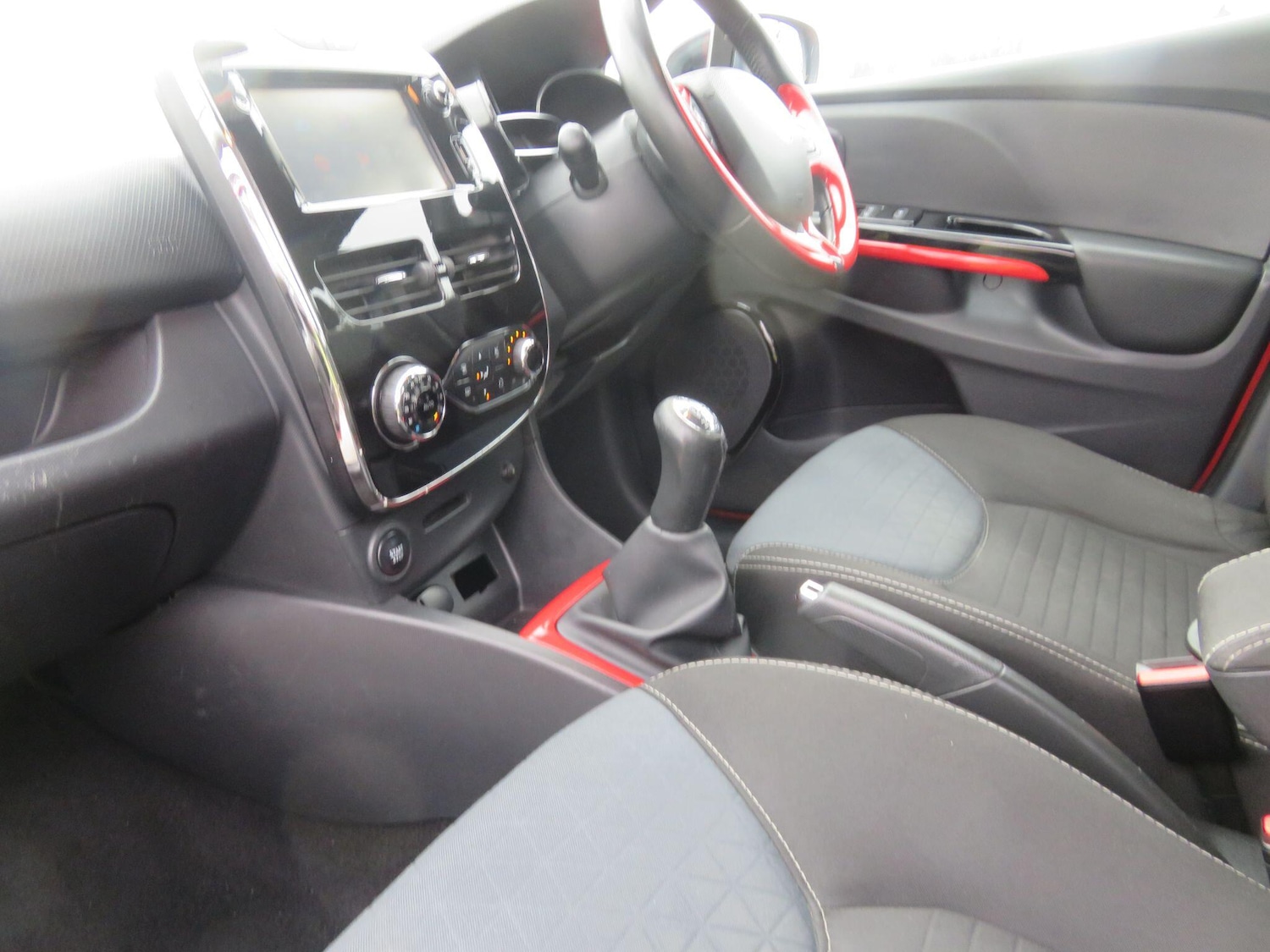 Used Renault Clio 2014 for sale - 77344708: Photo 37