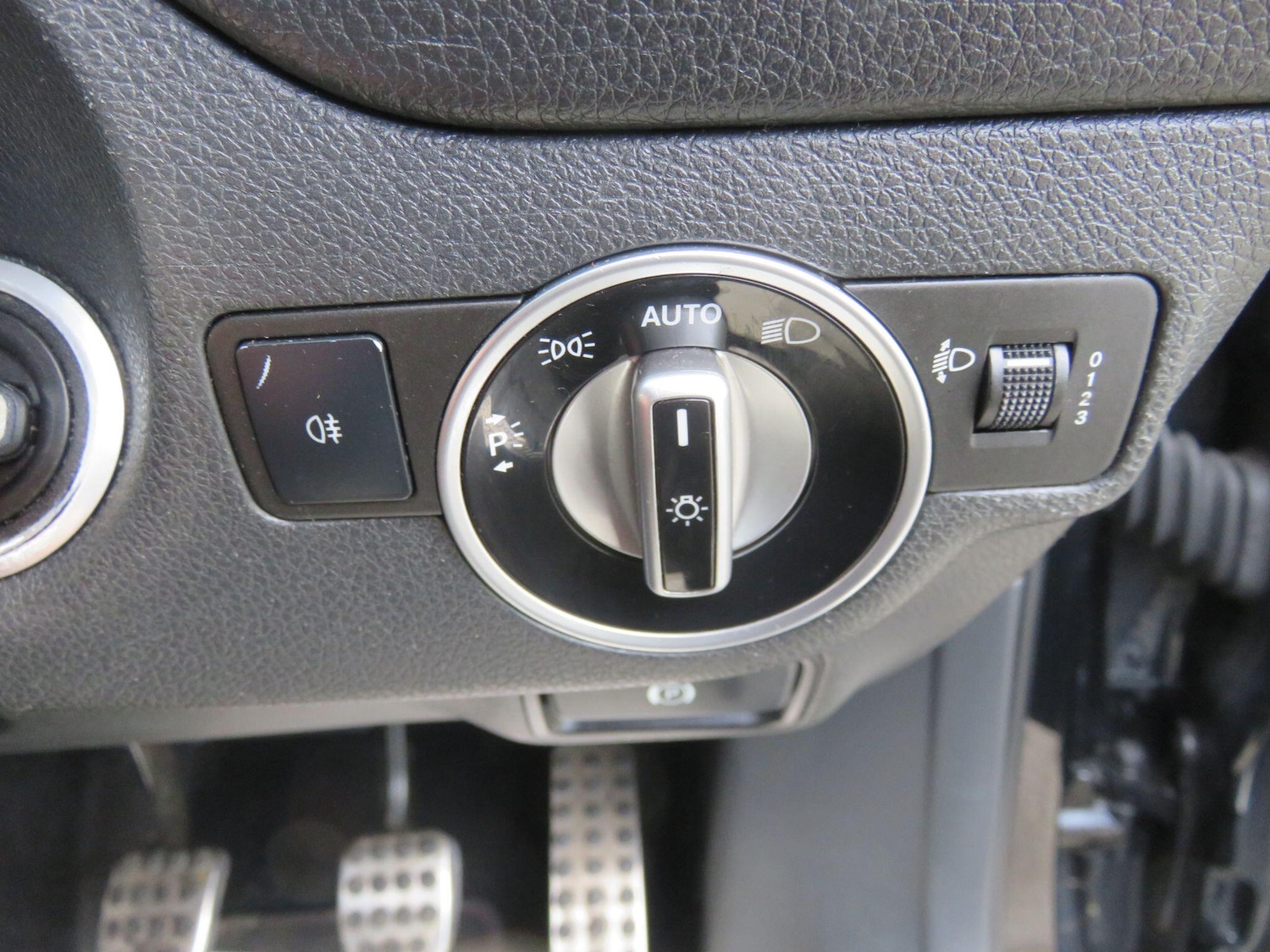 Used Mercedes-Benz GLA 2015 for sale - 76472204: Photo 33